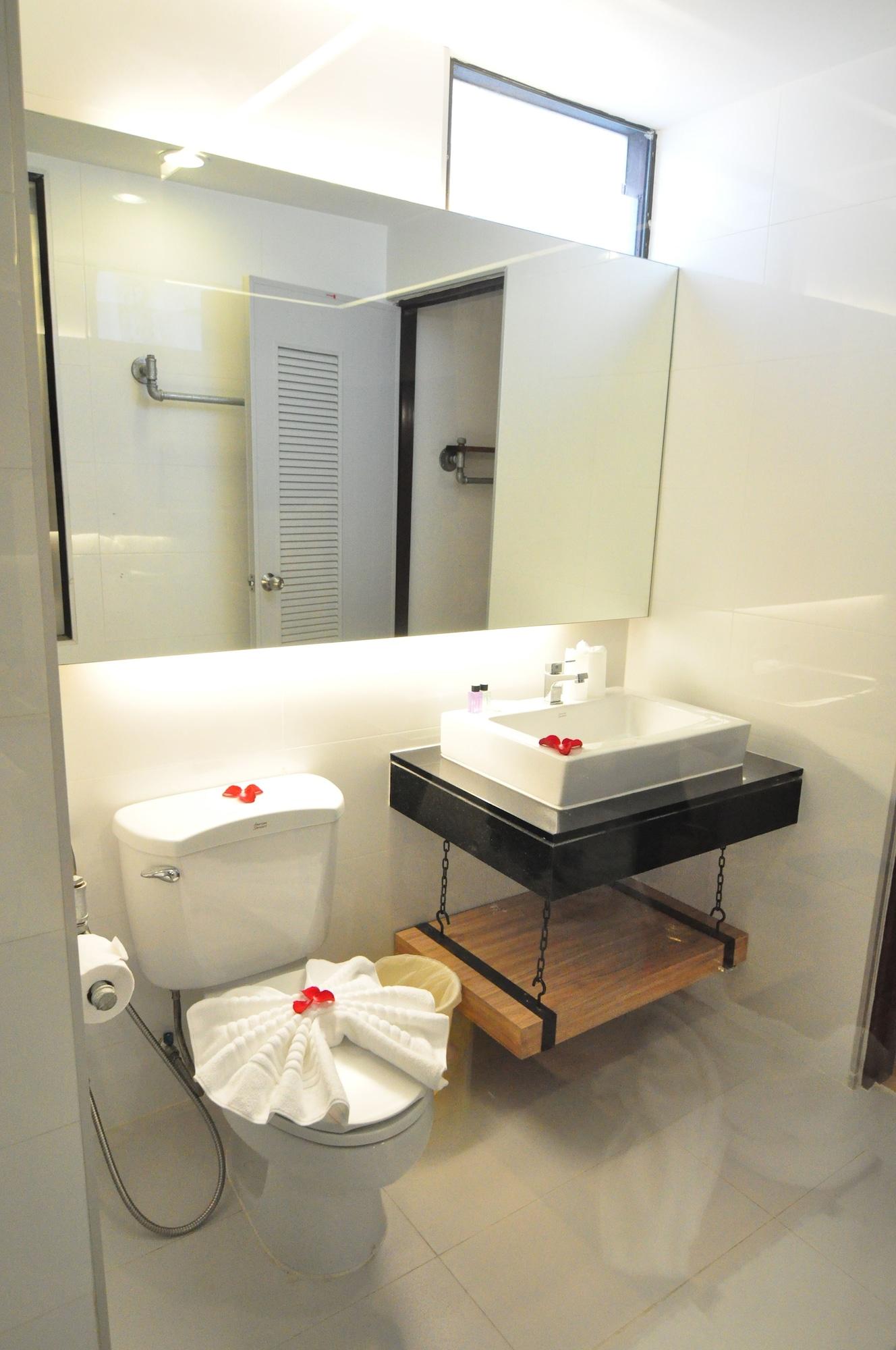 Forty Winks Phuket Hotel Patong Exterior foto